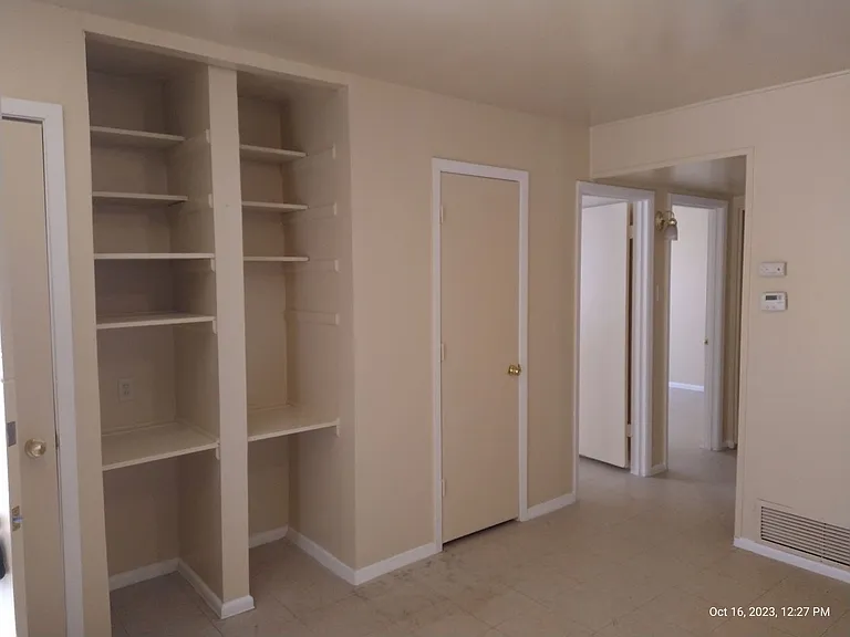 359 Waxwood Ln — Photo 8