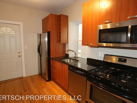 4th image of 2459 W Sunnyside Ave APT 1