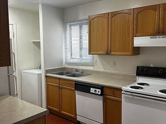 4th image of 712 N Richey Blvd