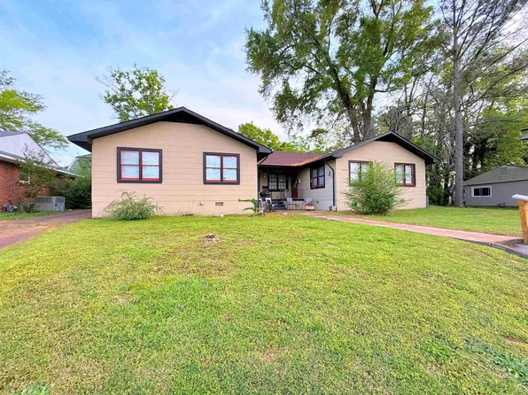 304 5th St, Tuscumbia, AL 35674