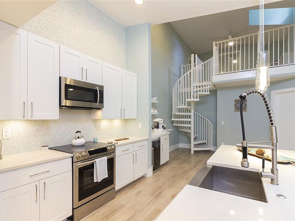 1st image of 35215 Harbour Vista Cir