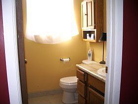Upstairs 1/2 bath