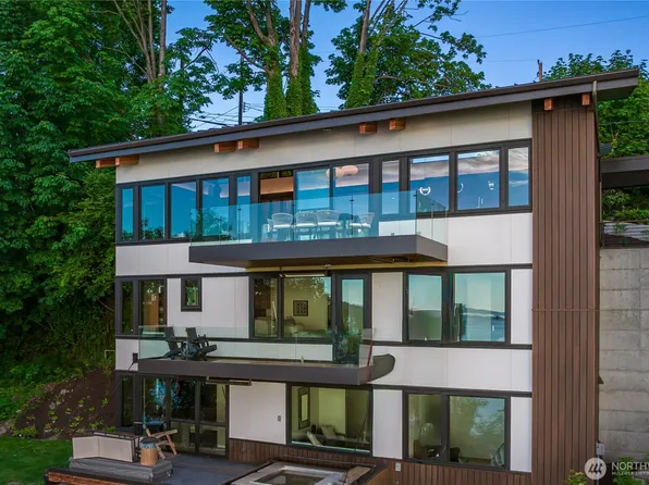 1017 California Lane SW, Seattle, WA 98116