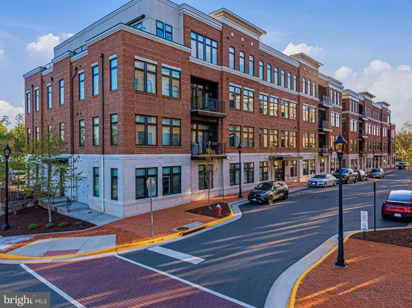 5 Stationmaster St SE APT 203, Leesburg, VA 20175
