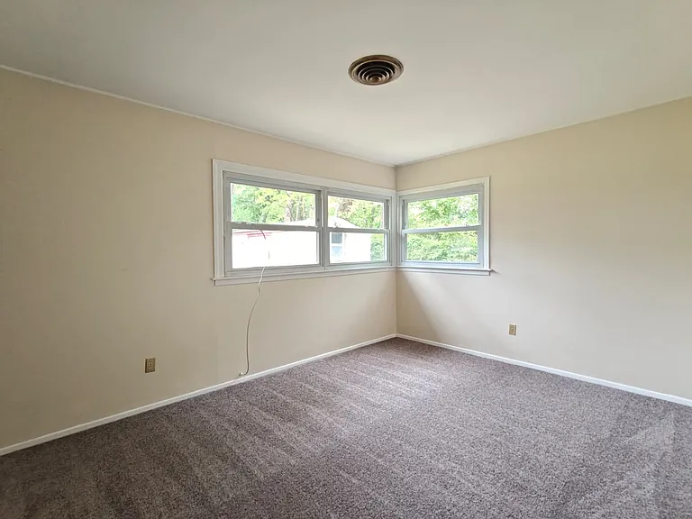 65 Sandstone Ln — Photo 10