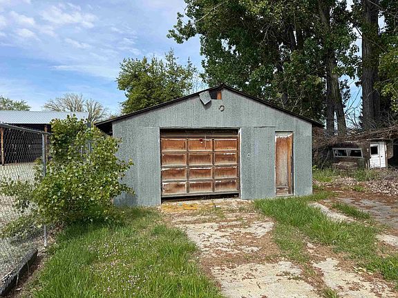 4th image of 214 S Middleton Rd