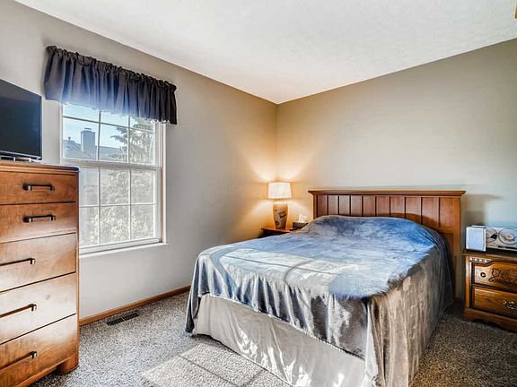 5th image of 206 Macandrews Way #59B