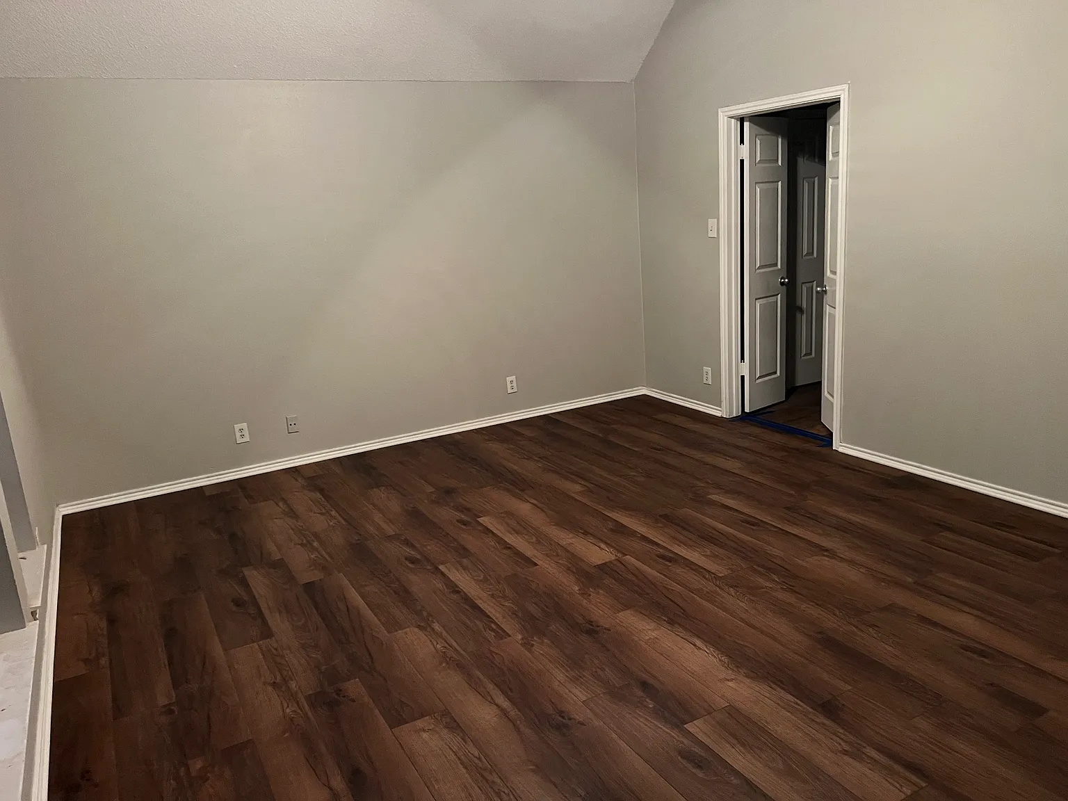 3 bed, 2.5 bath, 2337 sqft, $2,200 — Photo 3