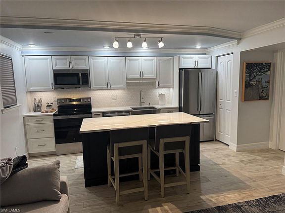 5th image of 960 7th St S #103