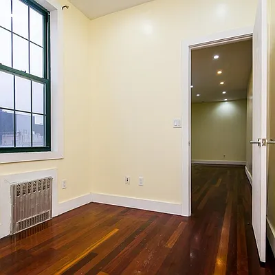 Rented by Nooklyn NYC LLC | media 12