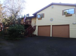 1179 Arcadia Dr, Roseburg, OR 97471