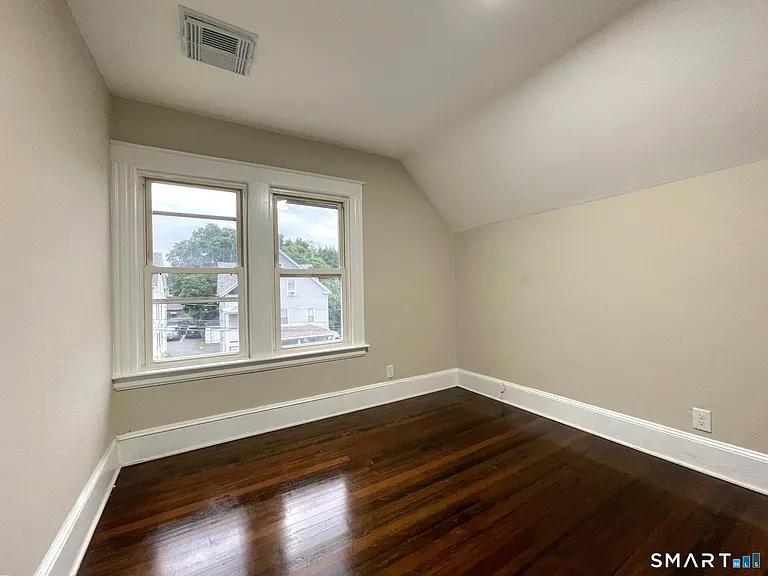 541 Church St #3 — Photo 9