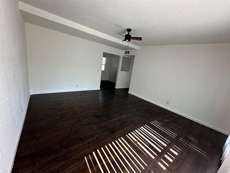 4612 Emerson St — Photo 4