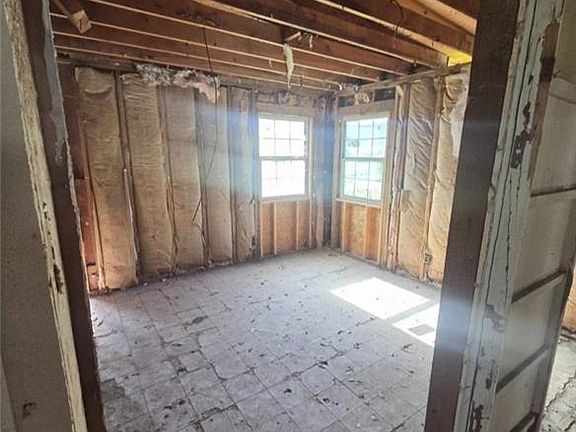 5th image of 614 S 18th St