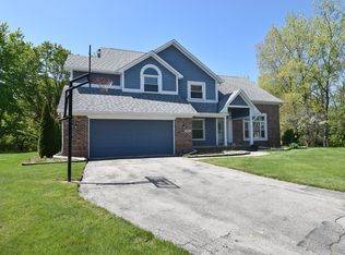 8624 Bay Pointe Cir, Indianapolis, IN 46236