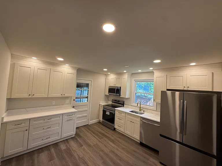 601 E Lakeshore Dr — Photo 4