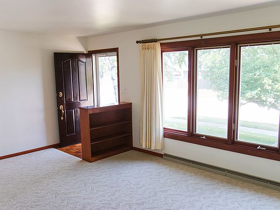 2nd image of 519 Saint Bernard Dr