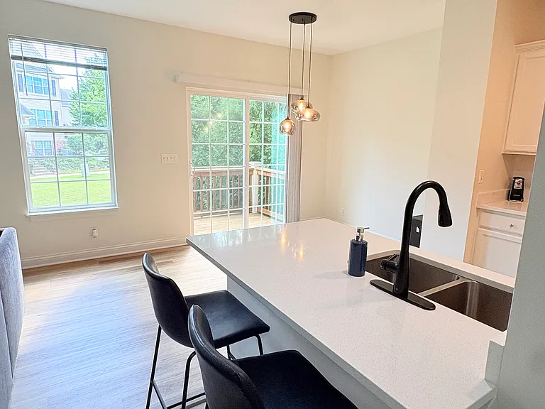 61 Melrose Ct — Photo 6
