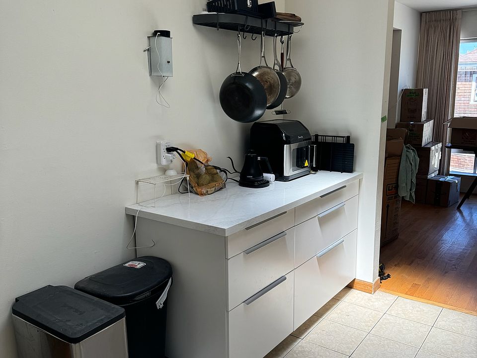Additional counter space and drawer storage in Kitchen