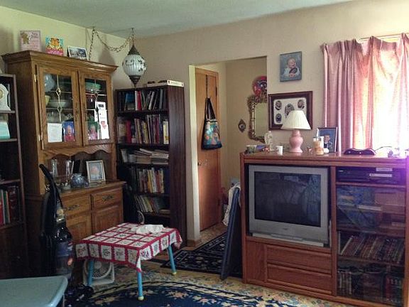 5th image of 3323 25th Ave S