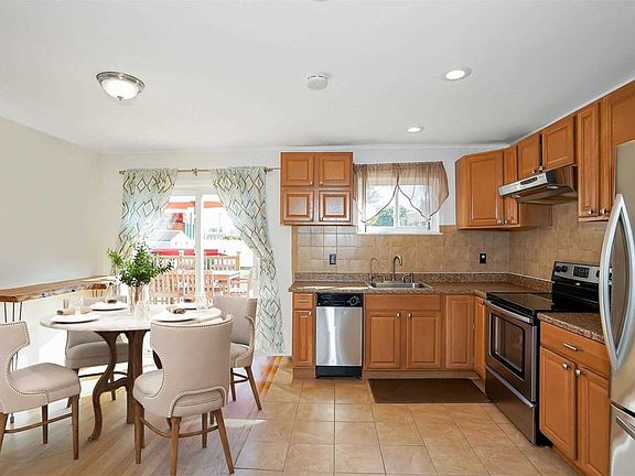 3rd image of 2158 Erma Dr