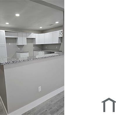 3rd image of 1906 Golfview Ave