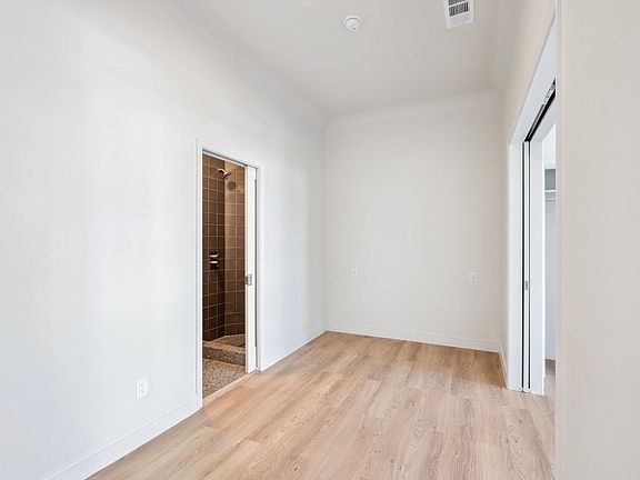 4th image of 530-532 Castro St