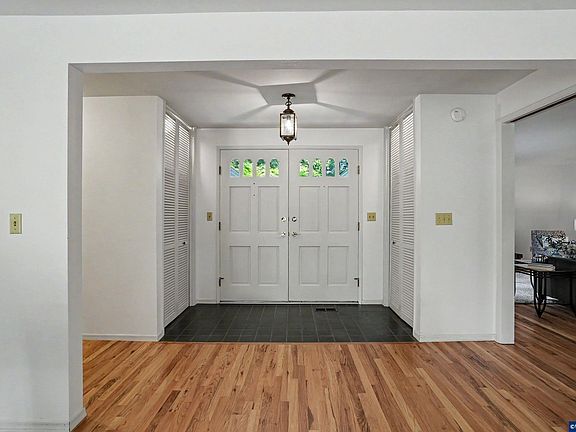 5th image of 3322 NW Roosevelt Dr