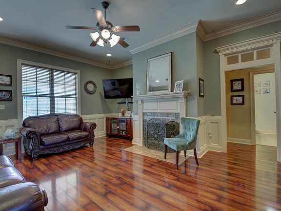 4th image of 112 Deer Valley Ln