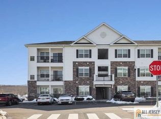 421 Tavern Rd, Monroe Township, NJ 08831