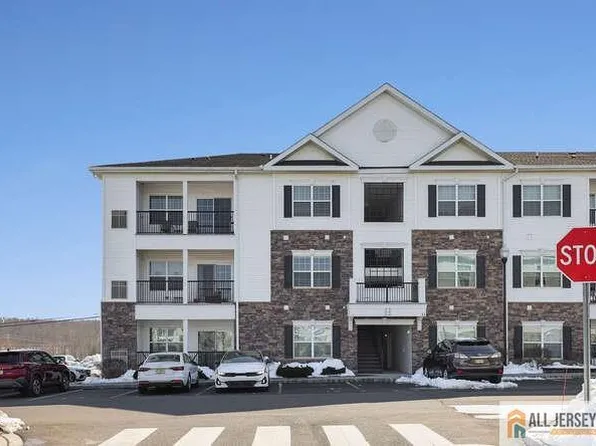 421 Tavern Rd, Monroe Township, NJ 08831