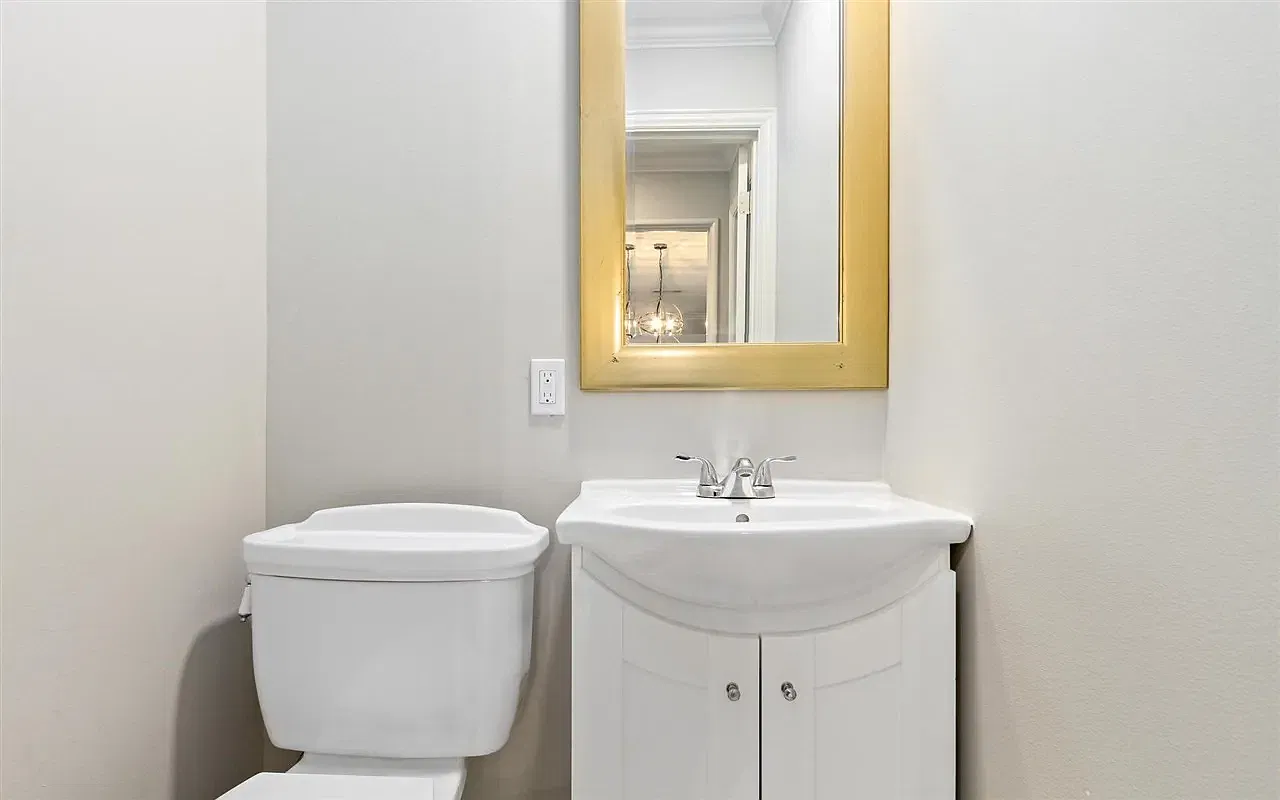 4 bed, 2458 sqft, $2,500 — Photo 4