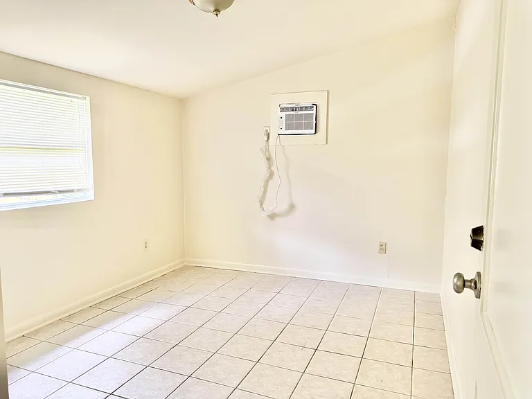 343 S Fairfax Dr — Photo 11