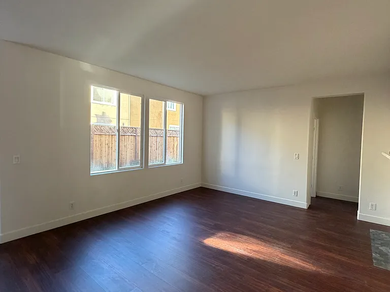 8922 Del Rio Cir — Photo 13
