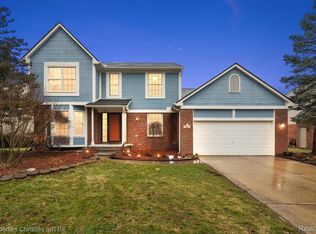 3210 Davenport Ln, Rochester Hills, MI 48309