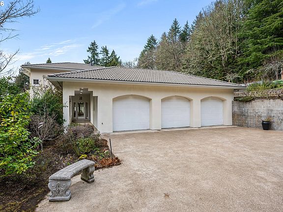 2nd image of 4015 Spring Knoll Dr
