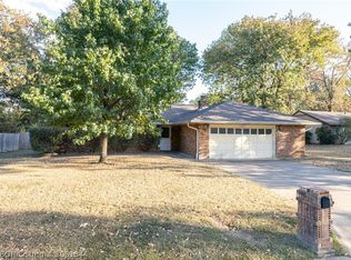 3208 Edinburgh Dr, Fort Smith, AR 72908