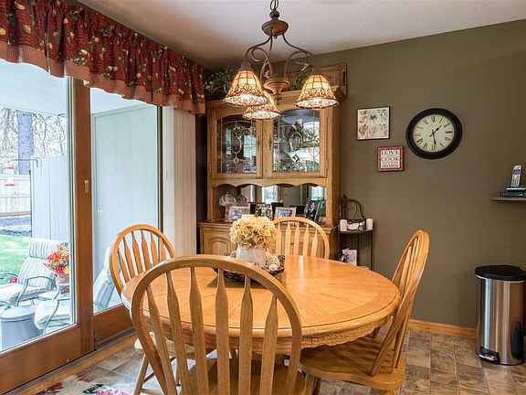 5th image of 1022 E Bedivere Dr #1022
