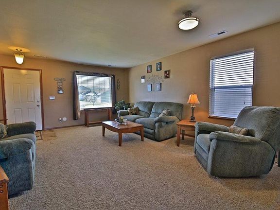 3rd image of 1883 E Warm Springs Ave