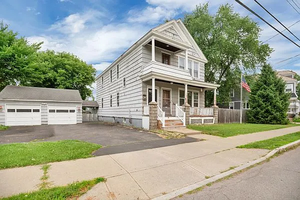 2139 Foster Ave — Photo 3
