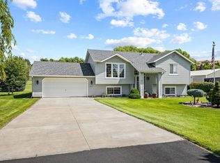 207 S Henry Rd, Greenacres, WA 99016