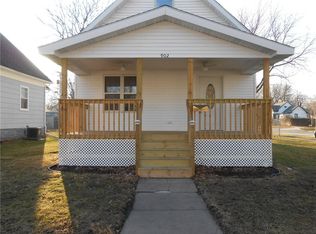 902 8th St SW, Cedar Rapids, IA 52404