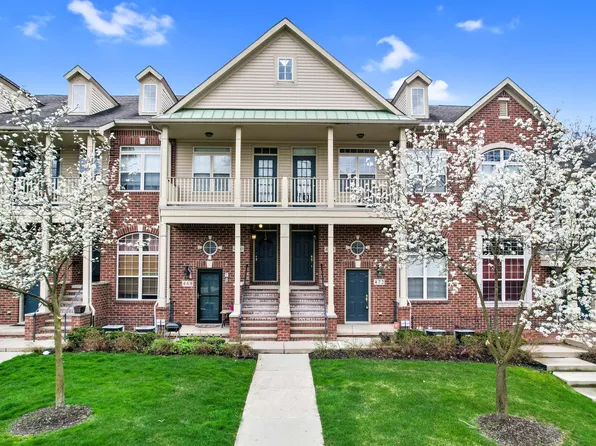 468 Old Pine Way, Walled Lake, MI 48390