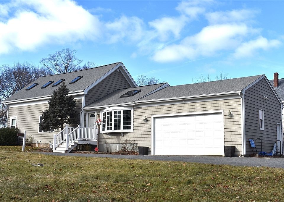 112 Gardners Neck Rd, Swansea, MA 02777 Zillow