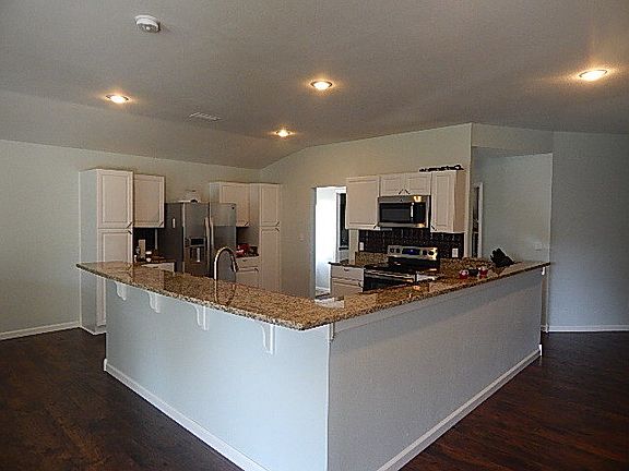 4th image of 213 W Canal Dr