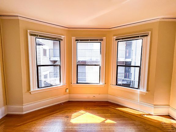 5th image of 1515 E Madison St APT 3C