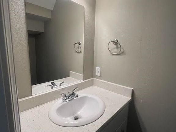 5th image of 1305 W Villa Maria Rd APT D105