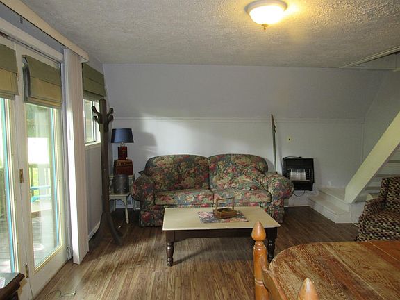 5th image of Coatneys Can View U1