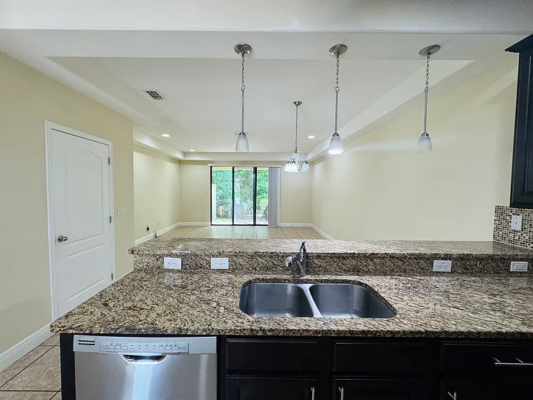 8163 Roseville Blvd — Photo 8