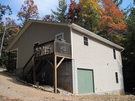 2nd image of 525 Molly Dr